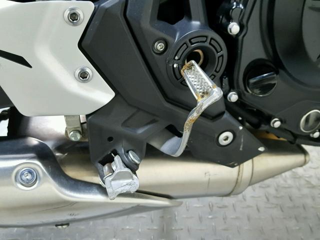 JKAEXEJ15JDA02744 - 2018 KAWASAKI EX650 J ორფეროვანი ფოტო 14