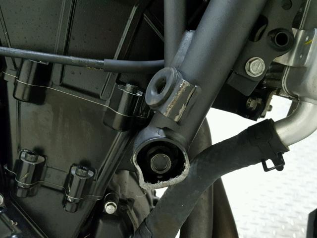 JKAEXEJ15JDA02744 - 2018 KAWASAKI EX650 J ორფეროვანი ფოტო 17