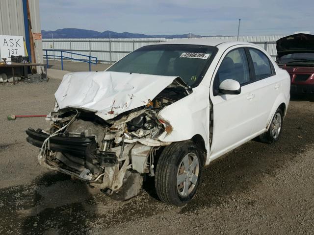 KL1TD5DE2AB129472 - 2010 CHEVROLET AVEO LS WHITE photo 2
