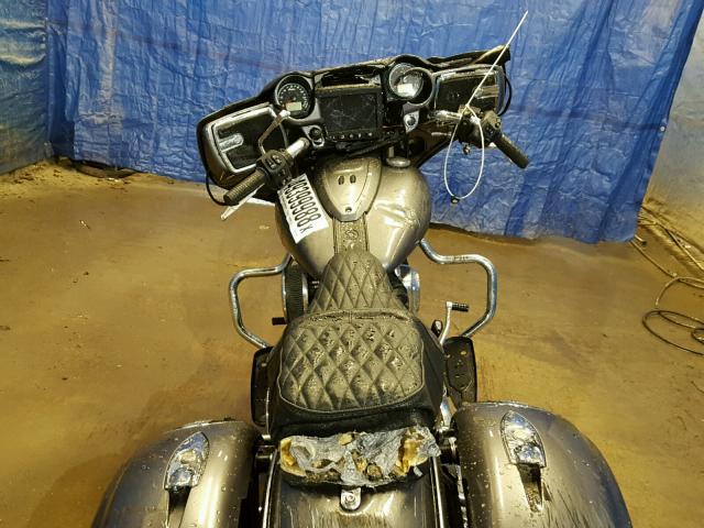 56KTCBAA0J3357180 - 2018 INDIAN MOTORCYCLE CO. CHIEFTAIN GRAY photo 6