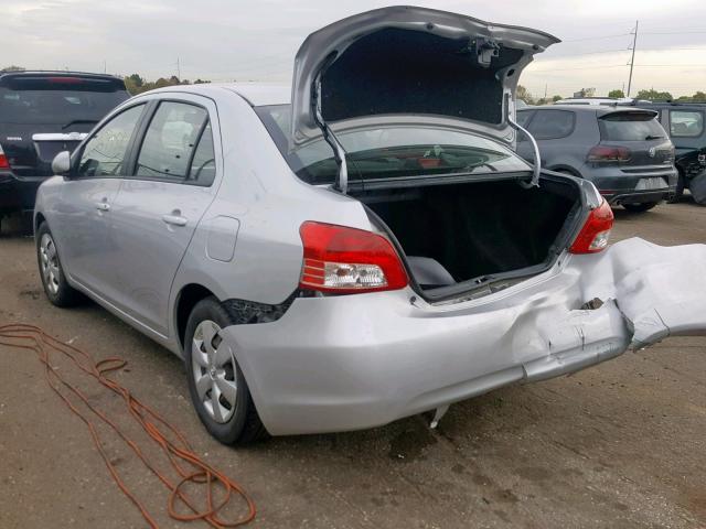 JTDBT903484029407 - 2008 TOYOTA YARIS SILVER photo 3