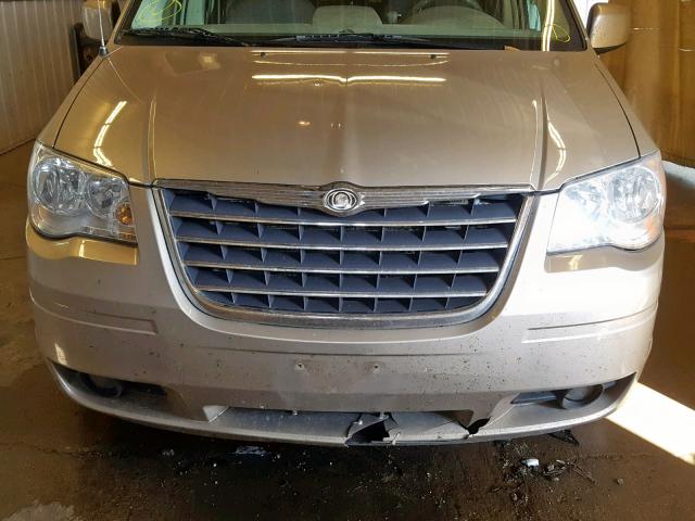 2A8HR54129R521113 - 2009 CHRYSLER TOWN & COU TAN photo 9