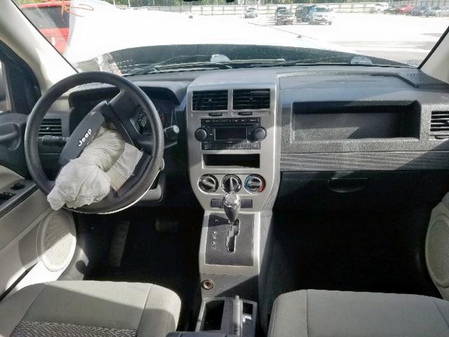 1J8FF47W27D428030 - 2007 JEEP COMPASS SILVER photo 9