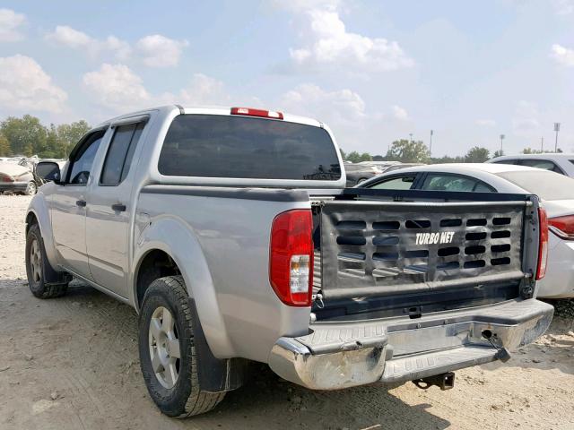 1N6AD07W35C436704 - 2005 NISSAN FRONTIER C SILVER photo 3