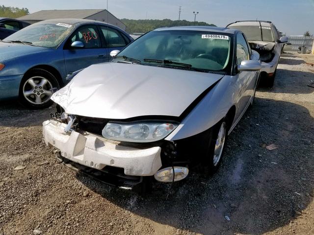 1G8ZY127X2Z246918 - 2002 SATURN SC2 SILVER photo 2