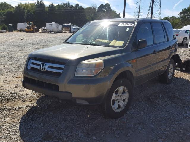 2HKYF18176H510684 - 2006 HONDA PILOT LX GRAY photo 2