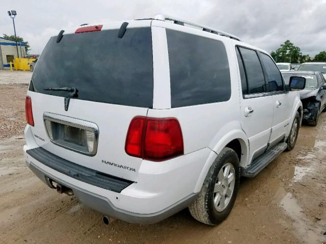 5LMFU28R03LJ38288 - 2003 LINCOLN NAVIGATOR WHITE photo 4