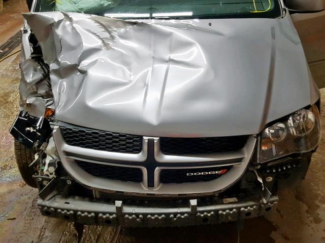 2C4RDGEG4HR690217 - 2017 DODGE GRAND CARA SILVER photo 7