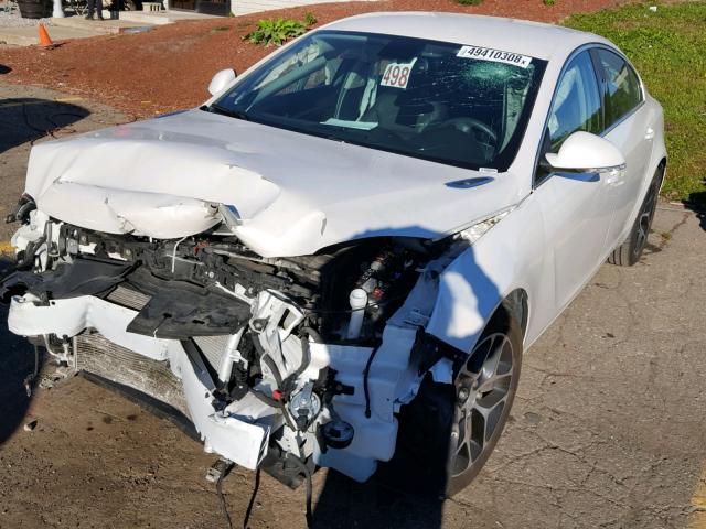 2G4G35EX2G9203427 - 2016 BUICK REGAL SPOR WHITE photo 2