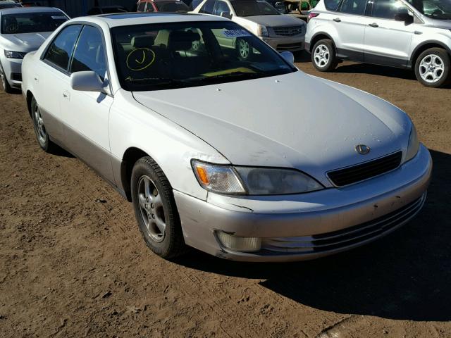 JT8BF28G6W5043773 - 1998 LEXUS ES 300 WHITE photo 1