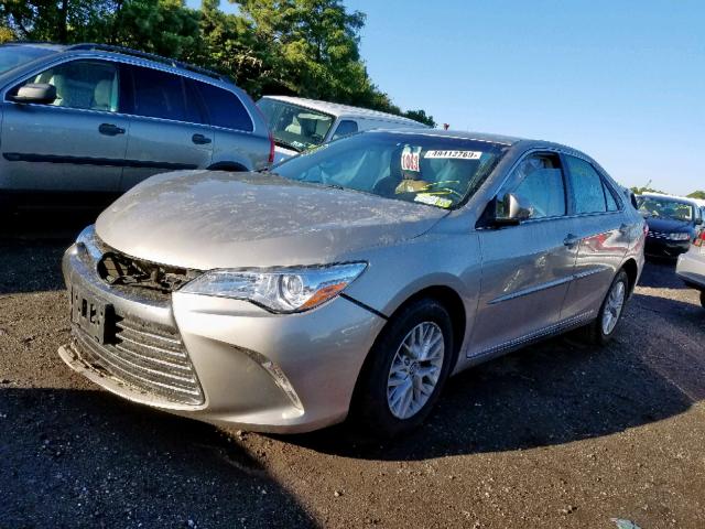4T1BF1FK0HU443691 - 2017 TOYOTA CAMRY LE SILVER photo 2