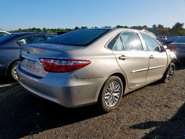 4T1BF1FK0HU443691 - 2017 TOYOTA CAMRY LE SILVER photo 4