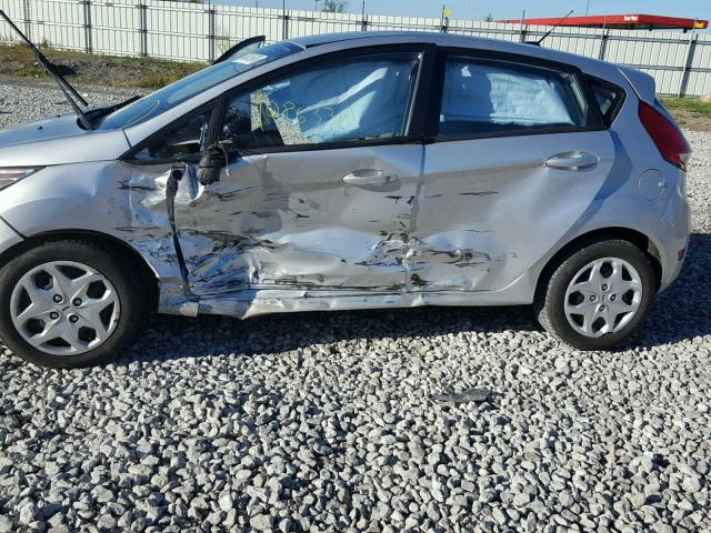 3FADP4EJ9DM207257 - 2013 FORD FIESTA SE SILVER photo 9