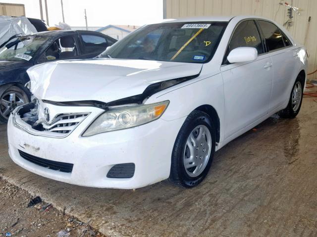 4T1BF3EK4AU563657 - 2010 TOYOTA CAMRY BASE WHITE photo 2