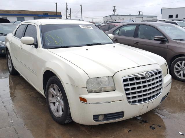 2C3KA53G17H725743 - 2007 CHRYSLER 300 TOURIN WHITE photo 1