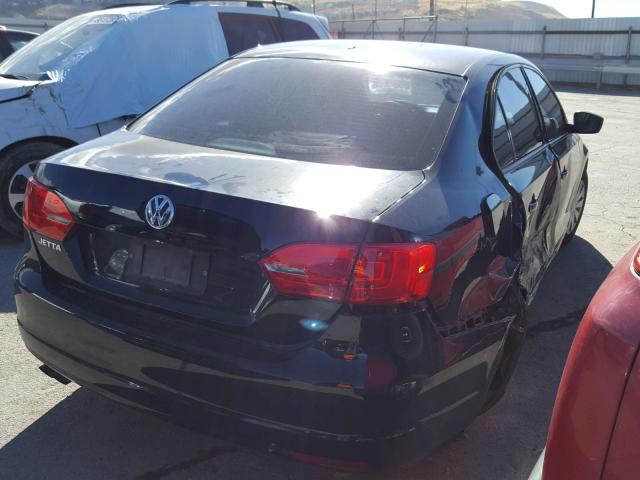 3VW1K7AJ3EM390205 - 2014 VOLKSWAGEN JETTA BASE Սև լուսանկար 4