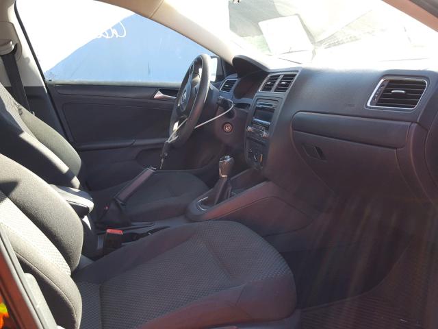 3VW1K7AJ3EM390205 - 2014 VOLKSWAGEN JETTA BASE Սև լուսանկար 5