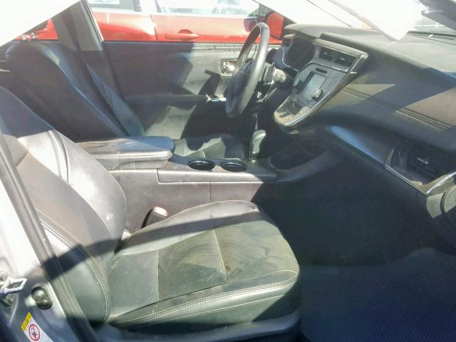 4T1BK1EBXJU284648 - 2018 TOYOTA AVALON XLE SILVER photo 5