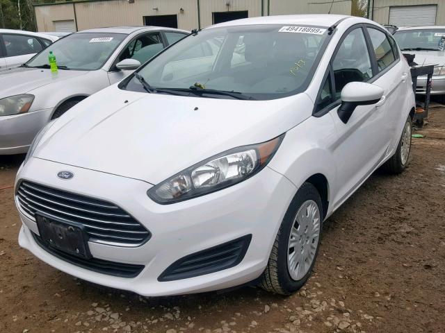 3FADP4TJ1GM136501 - 2016 FORD FIESTA S WHITE photo 2