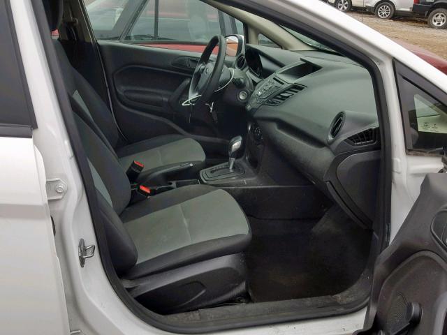 3FADP4TJ1GM136501 - 2016 FORD FIESTA S WHITE photo 5