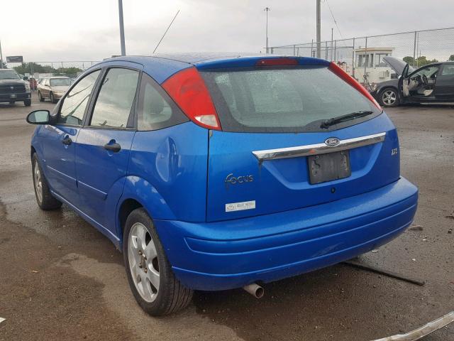 3FAFP37372R139879 - 2002 FORD FOCUS ZX5 BLUE photo 3