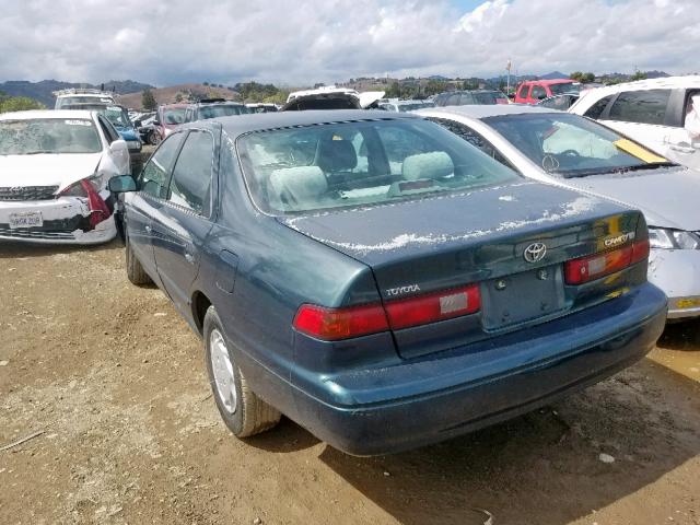 JT2BG22K8W0205310 - 1998 TOYOTA CAMRY CE GREEN photo 3