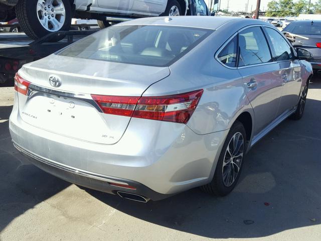 4T1BK1EB4JU286430 - 2018 TOYOTA AVALON XLE SILVER photo 4