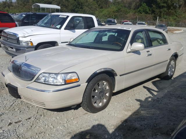 1LNHM83W64Y628007 - 2004 LINCOLN TOWN CAR U CREAM photo 2