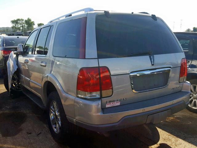 5LMEU88H84ZJ37197 - 2004 LINCOLN AVIATOR 银色 照片 3