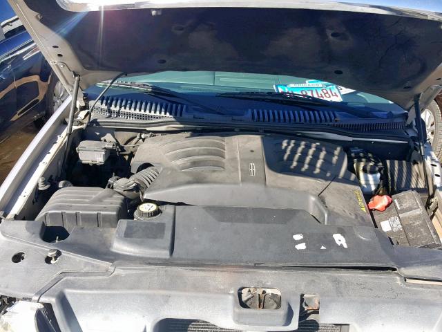 5LMEU88H84ZJ37197 - 2004 LINCOLN AVIATOR 银色 照片 7