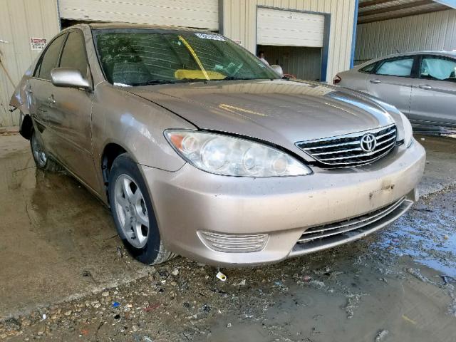 4T1BE32K75U589389 - 2005 TOYOTA CAMRY LE BEIGE photo 1