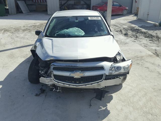 1G11A5SA8DF266110 - 2013 CHEVROLET MALIBU LS SILVER photo 9