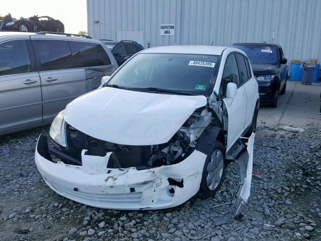 3N1BC13E28L369229 - 2008 NISSAN VERSA S WHITE photo 2