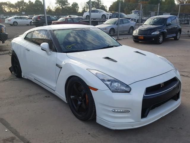 JN1AR5EF2EM271293 - 2014 NISSAN GT-R PREMI WHITE photo 1