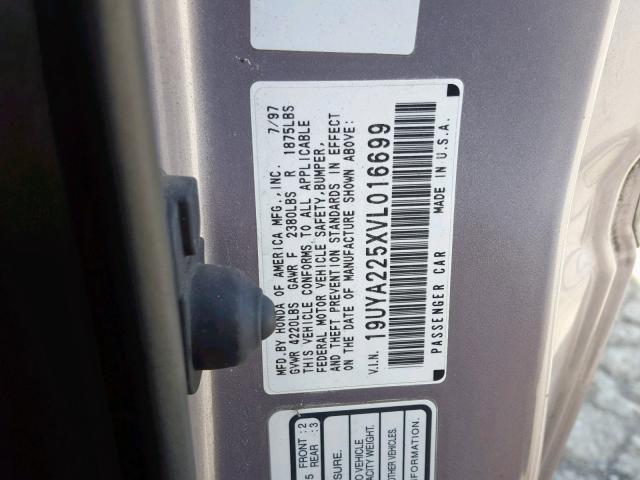 19UYA225XVL016699 - 1997 ACURA 3.0CL Silber Foto 10