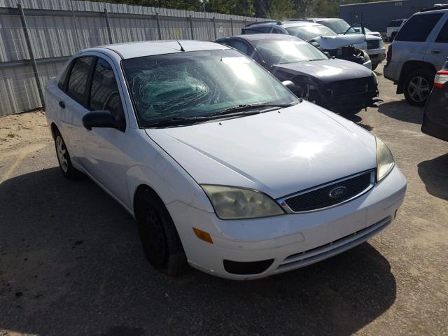 1FAFP34N35W207490 - 2005 FORD FOCUS ZX4 WHITE photo 1