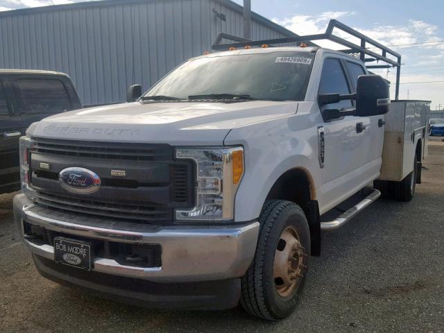 1FD8W3H69HEB86272 - 2017 FORD F350 SUPER WHITE photo 2