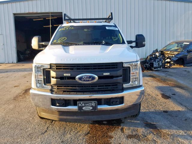 1FD8W3H69HEB86272 - 2017 FORD F350 SUPER WHITE photo 9