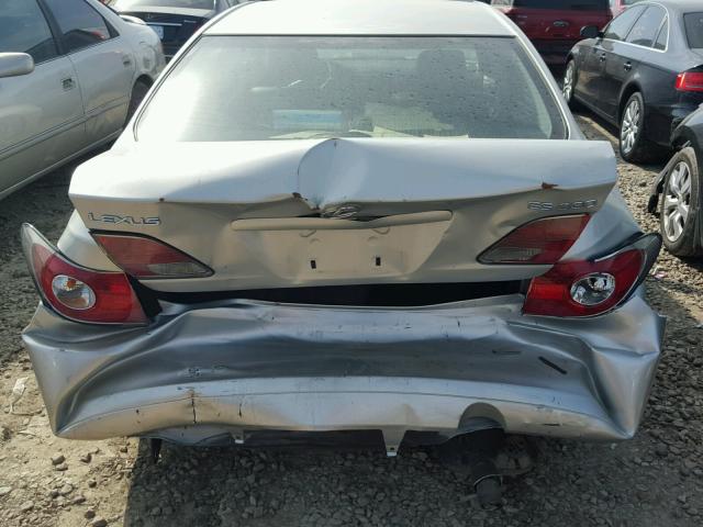 JTHBA30G245003820 - 2004 LEXUS ES 330 SILVER photo 9