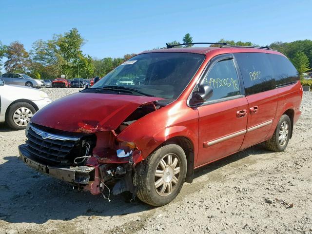 2C4GP54L05R563350 - 2005 CHRYSLER TOWN & COU RED photo 2