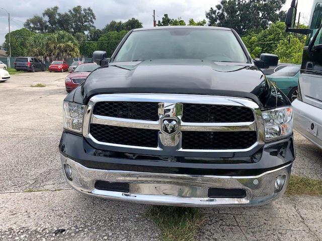 1C6RR7TT8KS593066 - 2019 RAM 1500 CLASS BLACK photo 2