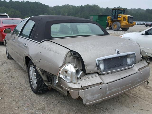 1LNHM82W23Y626898 - 2003 LINCOLN TOWN CAR S BEIGE photo 3