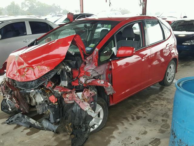 JHMGE8H32DC025854 - 2013 HONDA FIT RED photo 2