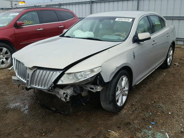 1LNHM93RX9G634759 - 2009 LINCOLN MKS GOLD photo 2