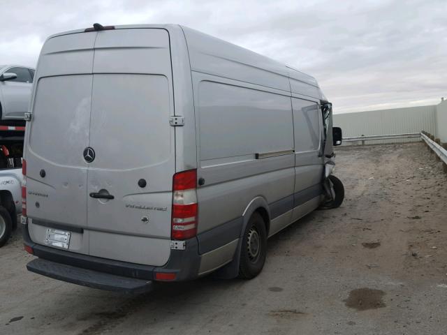 WD3PE8CC1FP154179 - 2015 MERCEDES-BENZ SPRINTER 2 SILVER photo 4