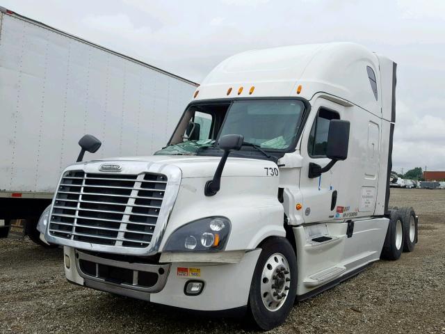 3AKJGLD56FSGM8960 - 2015 FREIGHTLINER CASCADIA 1 WHITE photo 2