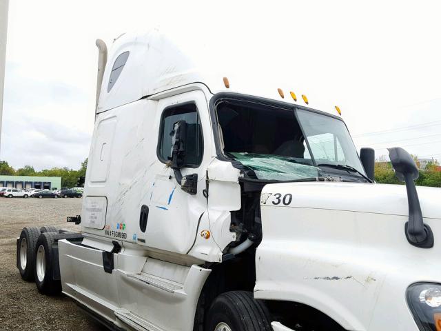 3AKJGLD56FSGM8960 - 2015 FREIGHTLINER CASCADIA 1 WHITE photo 9