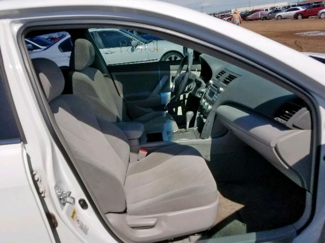 4T4BE46K89R105242 - 2009 TOYOTA CAMRY BASE WHITE photo 5
