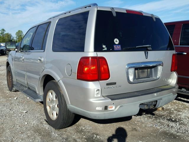 5LMFU27R24LJ24606 - 2004 LINCOLN NAVIGATOR 银色 照片 3