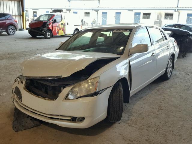 4T1BK36B85U026158 - 2005 TOYOTA AVALON XL WHITE photo 2